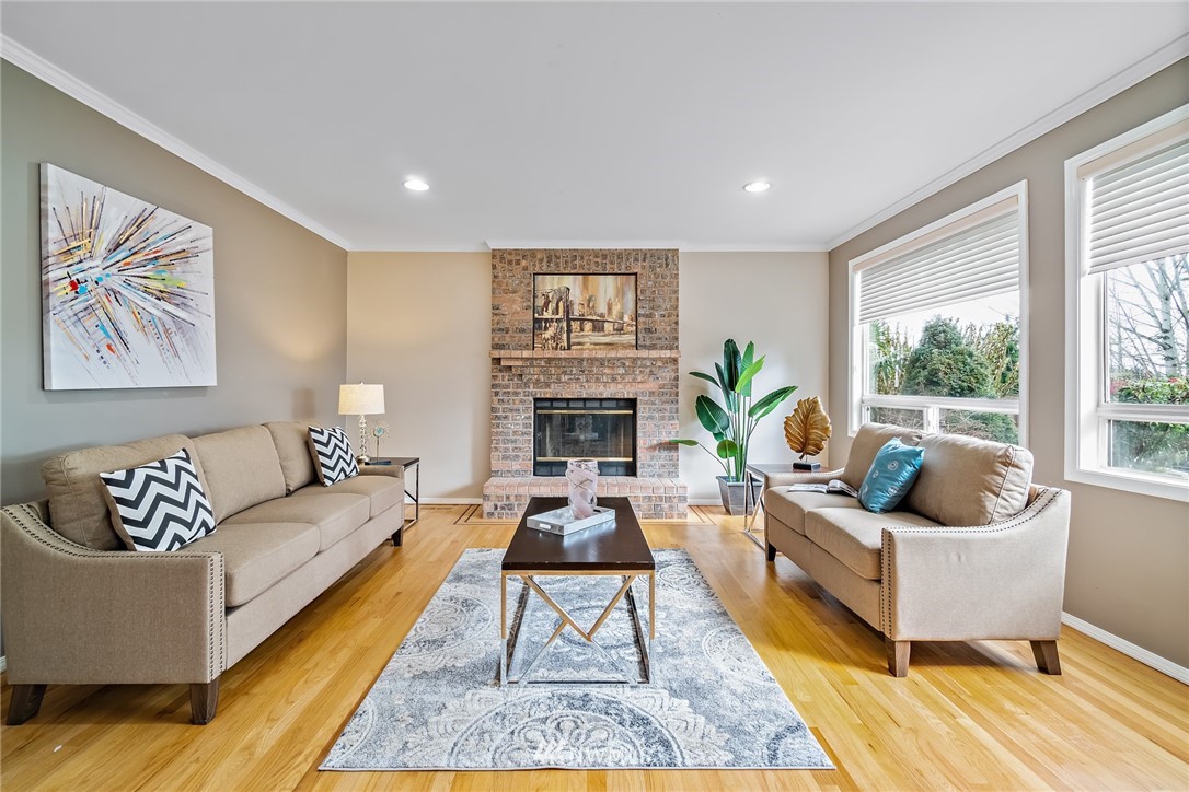 15516 93rd Court Northeast Bothell, WA 98011 - Photo 6 of 19 Gallery Image 6