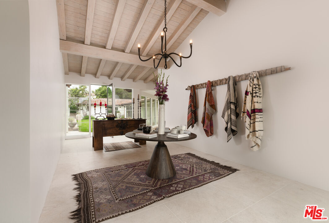 615 Hot Springs Road Santa Barbara, CA 93108 - Photo 4 of 34