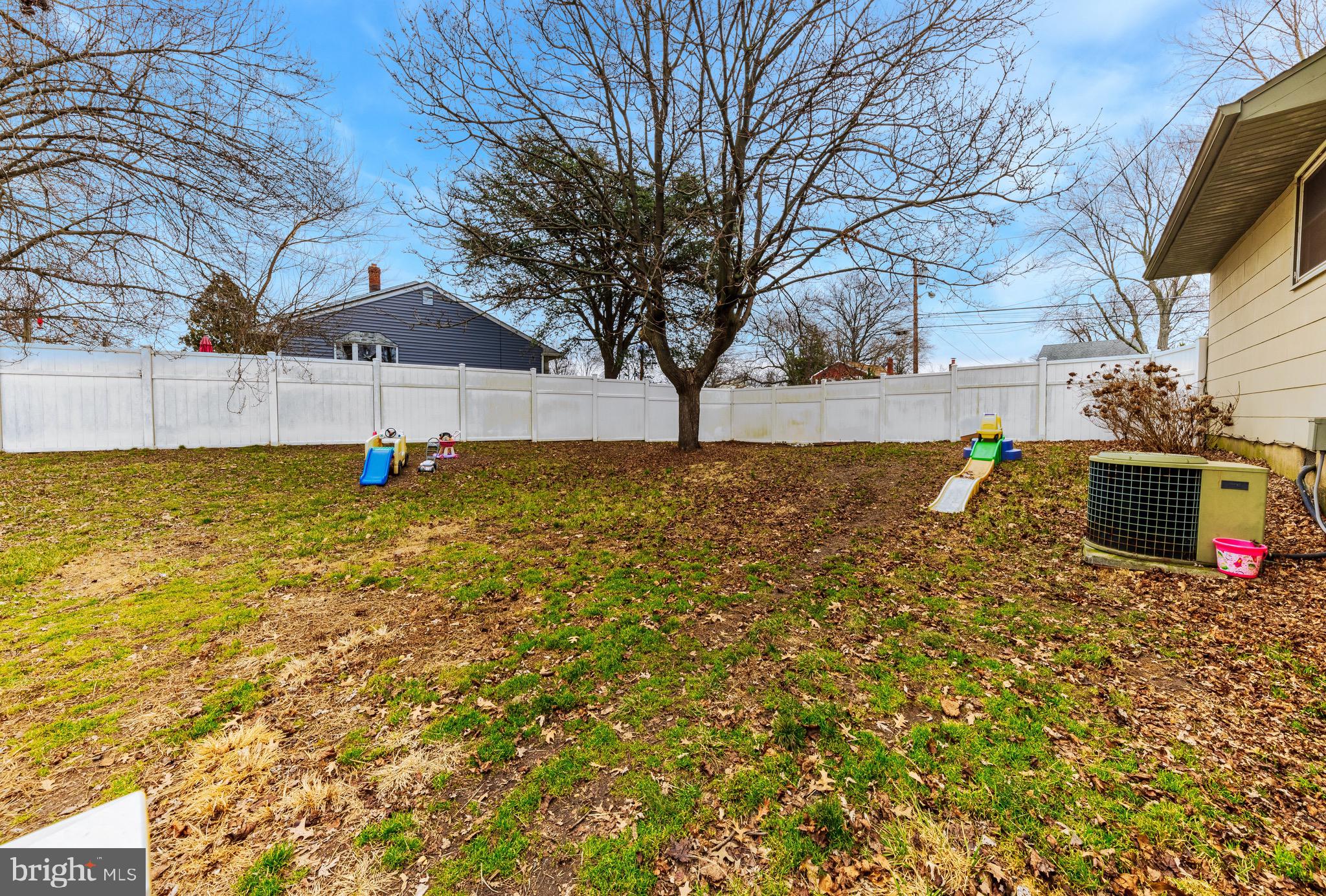 114 Pelham Road North Voorhees, NJ 08043 - Photo 4 of 17