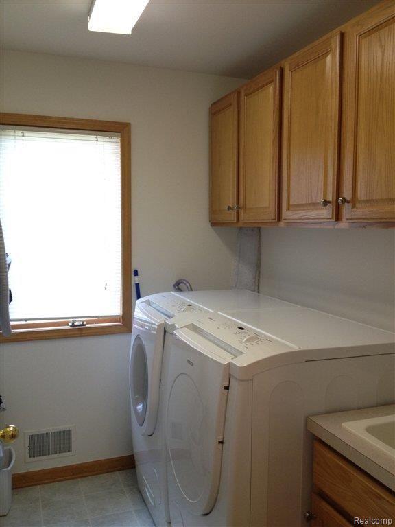 2790 Black Eagle Ridge Howell, MI 48843 - Photo 16 of 16 First Floor Laundry.jpg