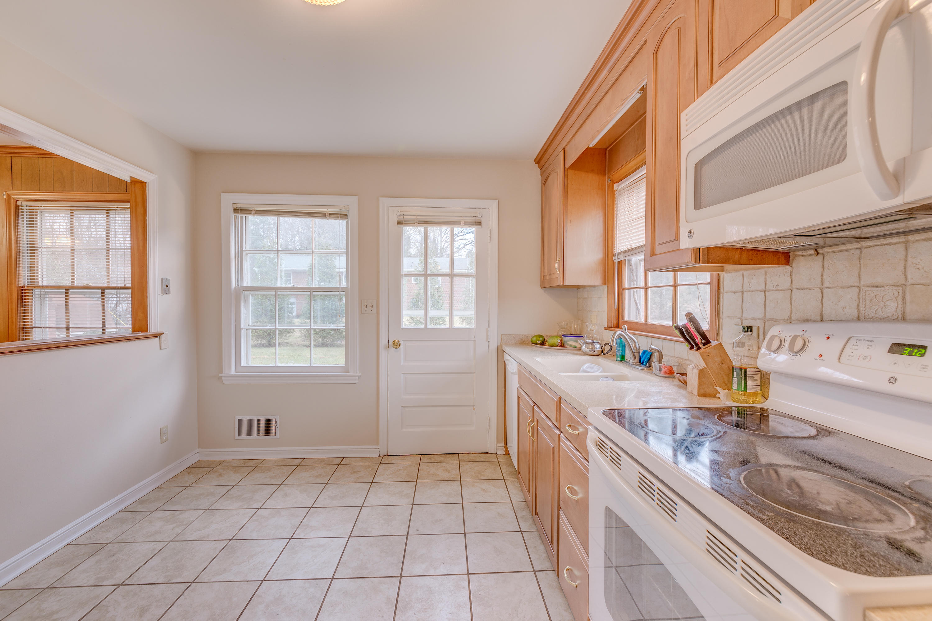 3540 Old Towne Road Southwest Roanoke, VA 24018 - Photo 5 of 21 IMG_14