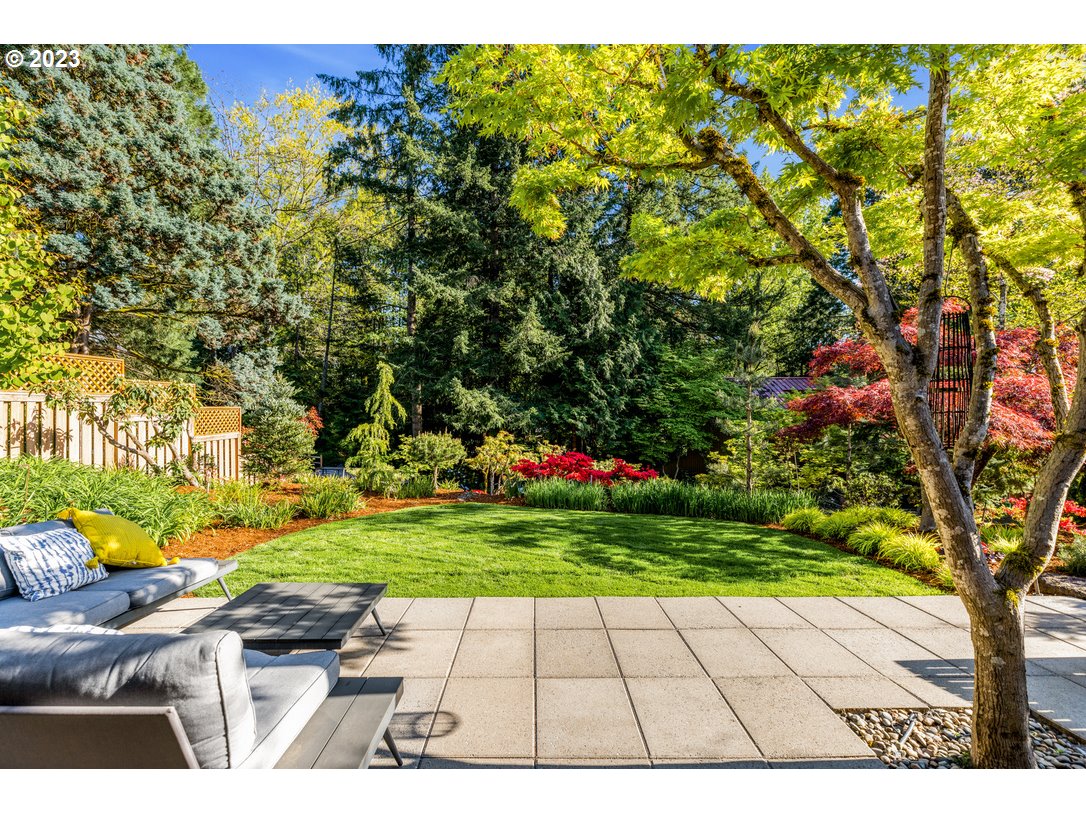3707 Southwest Lyle Court Portland, OR 97221 - Photo 11 of 48 Gallery Image 11