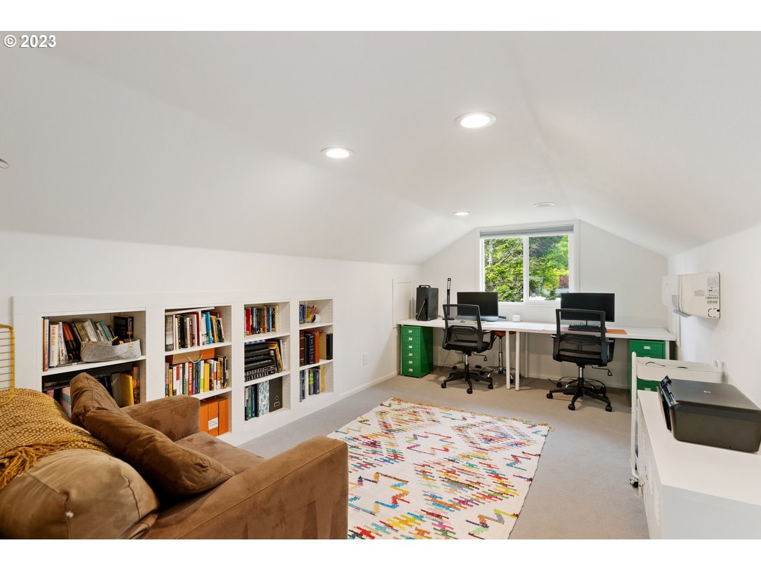 3707 Southwest Lyle Court Portland, OR 97221 - Photo 33 of 48 Gallery Image 33
