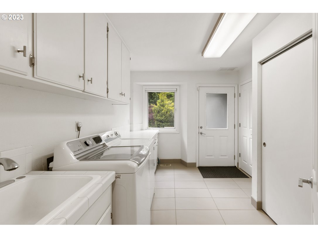 3707 Southwest Lyle Court Portland, OR 97221 - Photo 36 of 48 Gallery Image 36