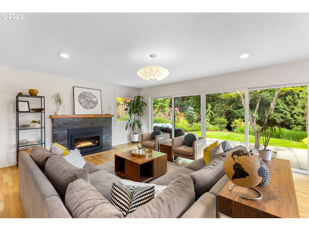 3707 Southwest Lyle Court Portland, OR 97221 - Photo 7 of 48 Gallery Image 7