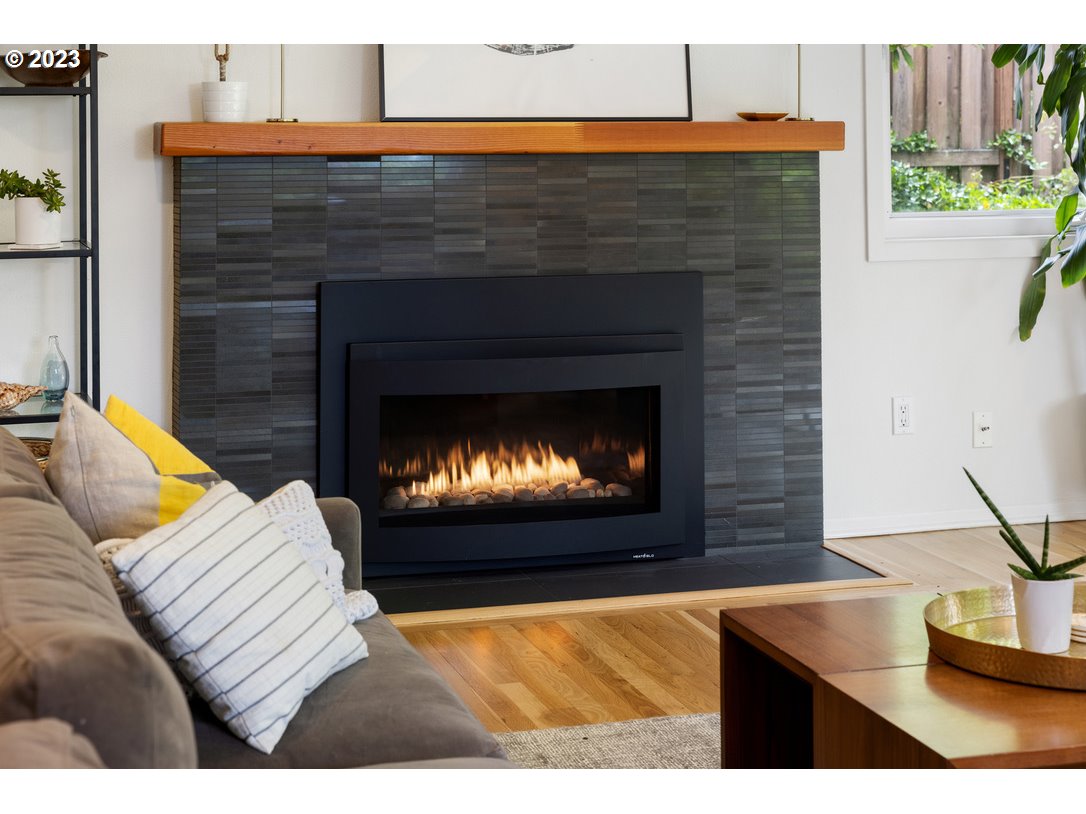 3707 Southwest Lyle Court Portland, OR 97221 - Photo 9 of 48 Gallery Image 9