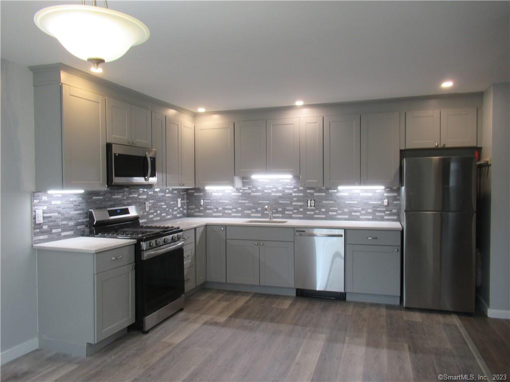 7 Brown Avenue, Unit 7, Stamford, CT 06902 Compass