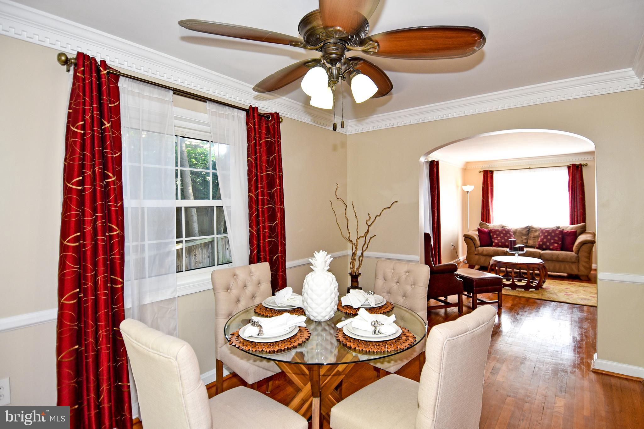 138 Cambridge Road Alexandria, VA 22314 - Photo 3 of 47 Separate dining room