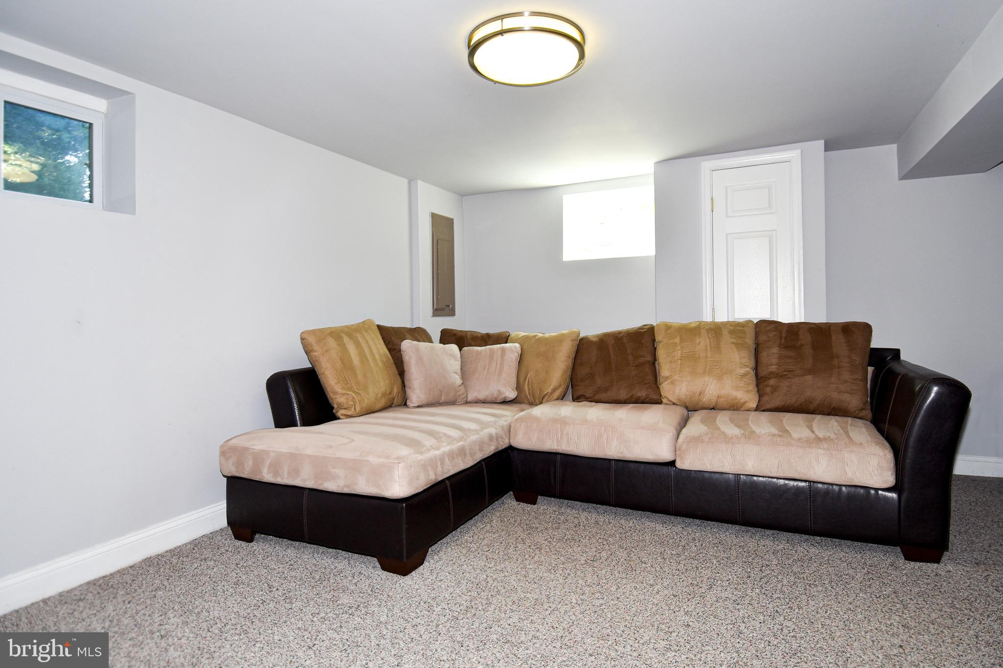 138 Cambridge Road Alexandria, VA 22314 - Photo 22 of 47