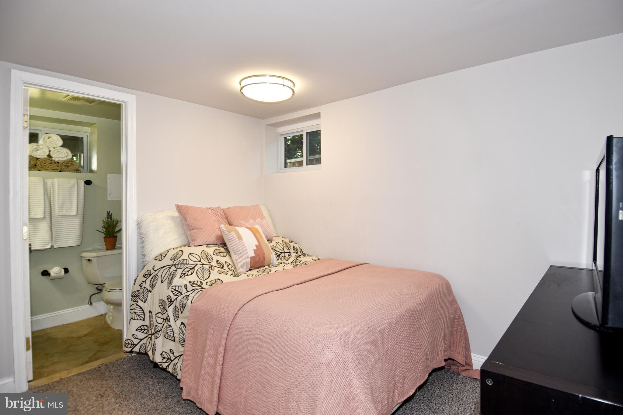 138 Cambridge Road Alexandria, VA 22314 - Photo 26 of 47
