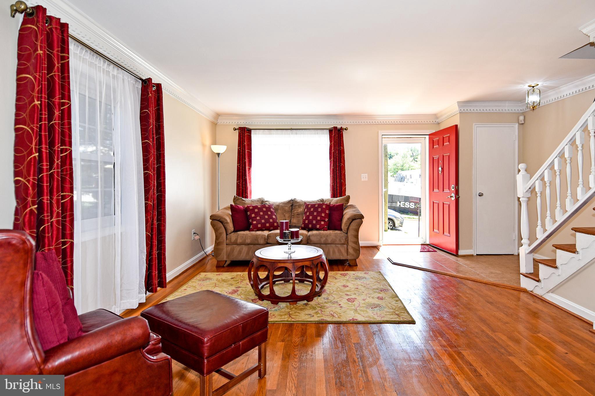 138 Cambridge Road Alexandria, VA 22314 - Photo 5 of 47