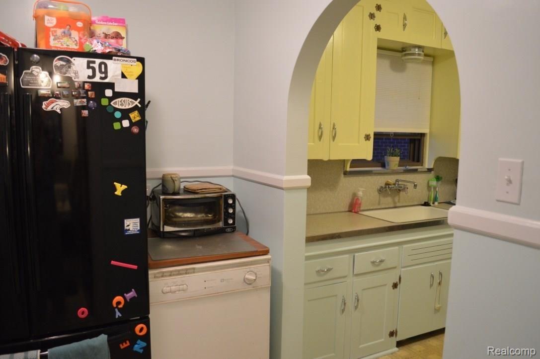 1684 Littlestone Road Grosse Pointe, MI 48236 - Photo 22 of 25 thumb_DSC_0007_1024.jpg