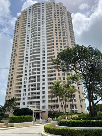 $8,700 | 808 Brickell Key Drive, Unit 2002, Miami, FL 33131
