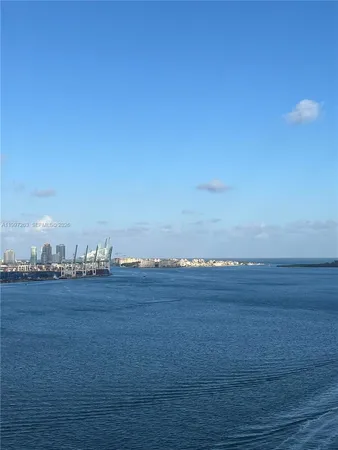 $8,700 | 808 Brickell Key Drive, Unit 2002, Miami, FL 33131