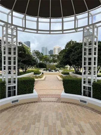 $8,700 | 808 Brickell Key Drive, Unit 2002, Miami, FL 33131