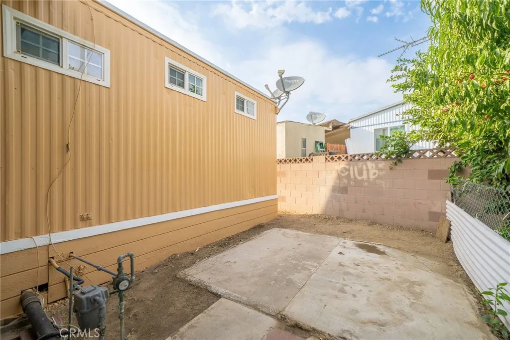 250 North Linden Avenue, Unit 124 Rialto, CA 92376 - Photo 24 of 39