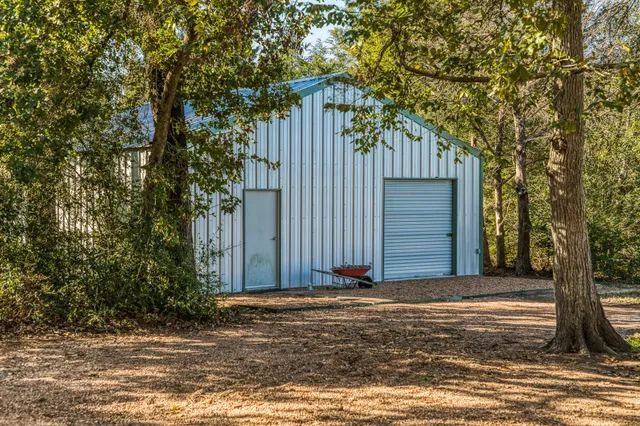 $795,000 | 20984 Farm To Market Road 1094, New Ulm, TX 78950