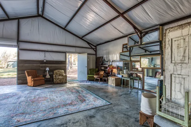 $795,000 | 20984 Farm To Market Road 1094, New Ulm, TX 78950