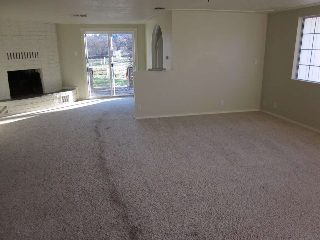 10504 Oak Run Road Oak Run, CA 96069 - Photo 2 of 8 Living Room