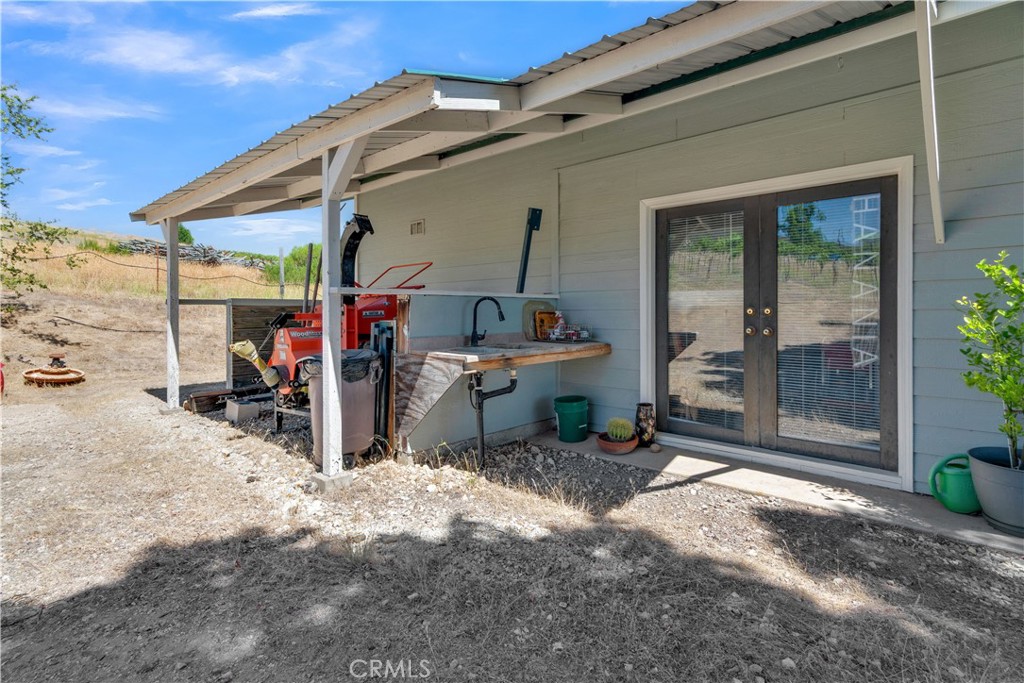 71182 Heinsen Road Bradley, CA 93426 - Photo 56 of 62 Exterior Barn
