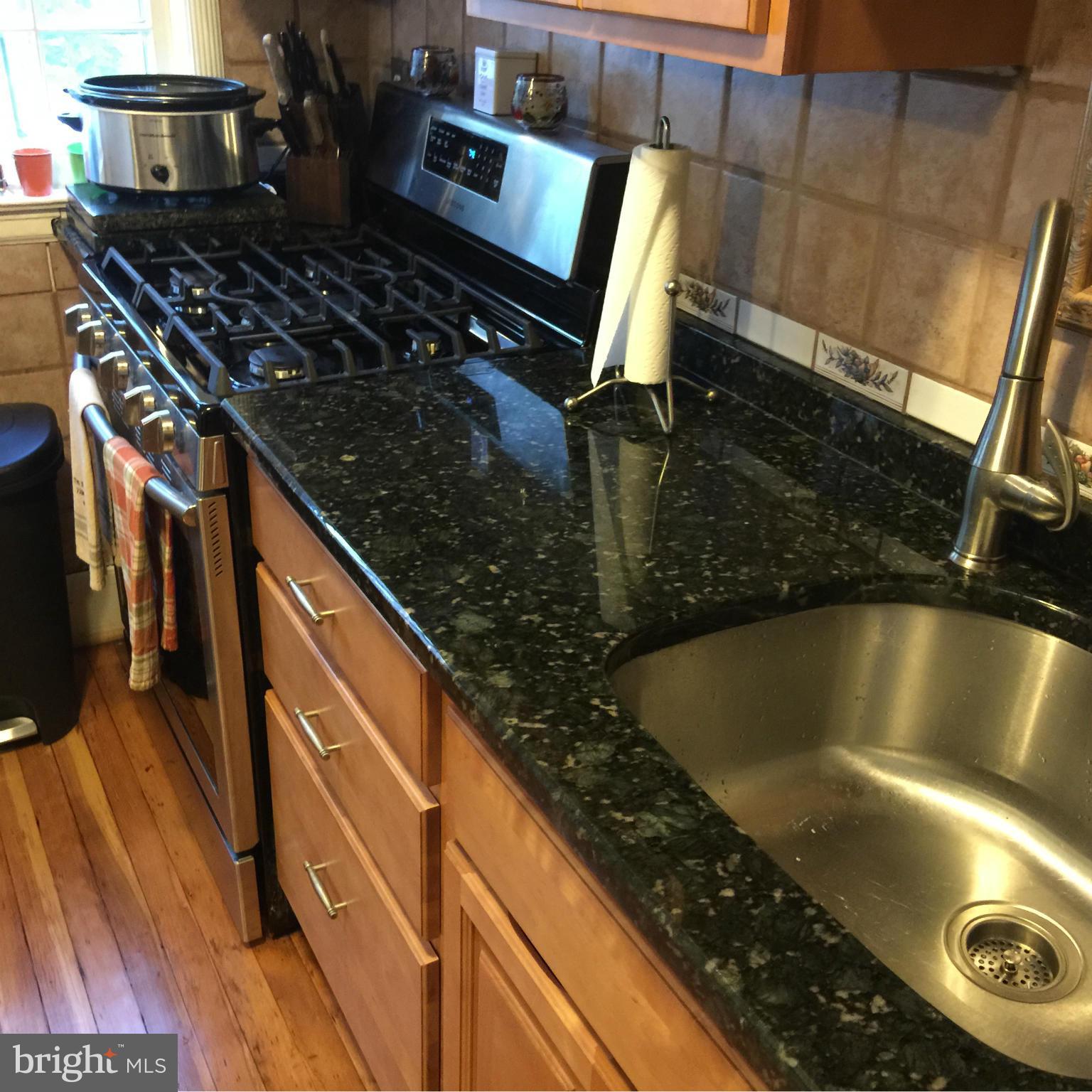 305 Westowne Road Baltimore, MD 21229 - Photo 5 of 30