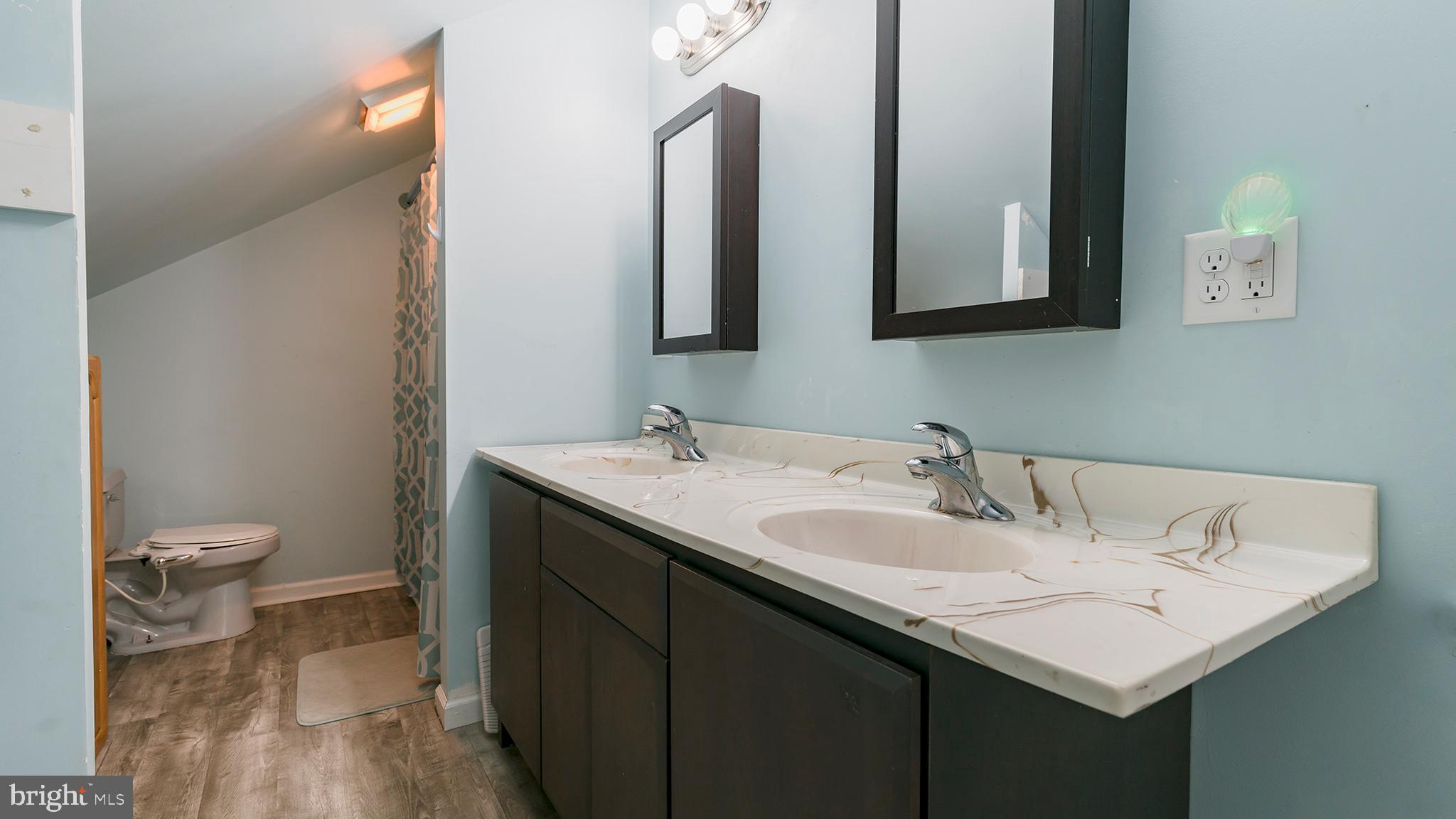 2285 Newport Road Manheim, PA 17545 - Photo 19 of 26 Master Bath (2nd floor)