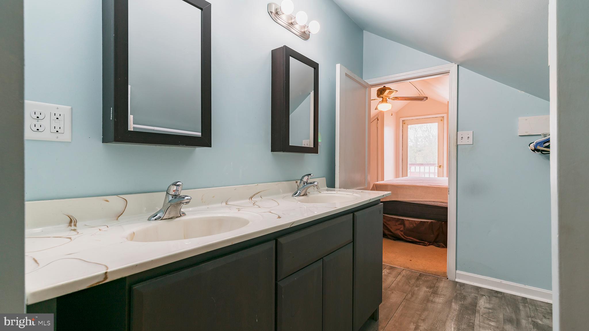 2285 Newport Road Manheim, PA 17545 - Photo 20 of 26 Master Bath (2nd floor)