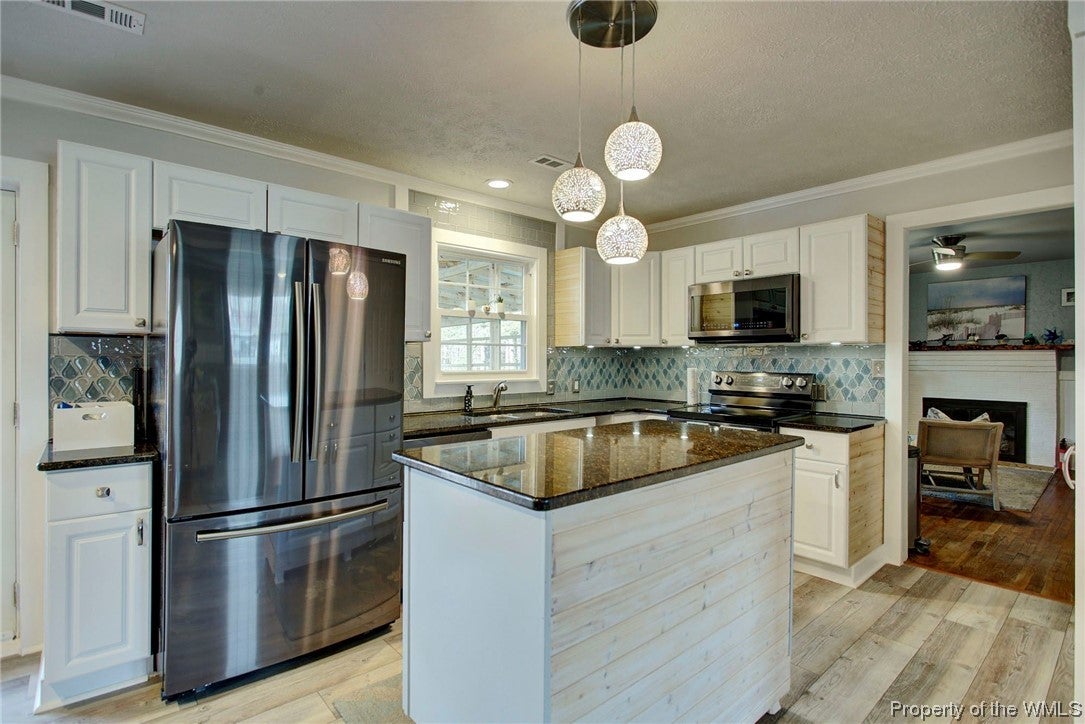 9374 Marlfield Road Gloucester, VA 23061 - Photo 8 of 42 Gallery Image 8