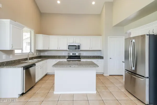 $2,605 | 3424 East Pinot Noir Avenue, Gilbert, AZ 85298