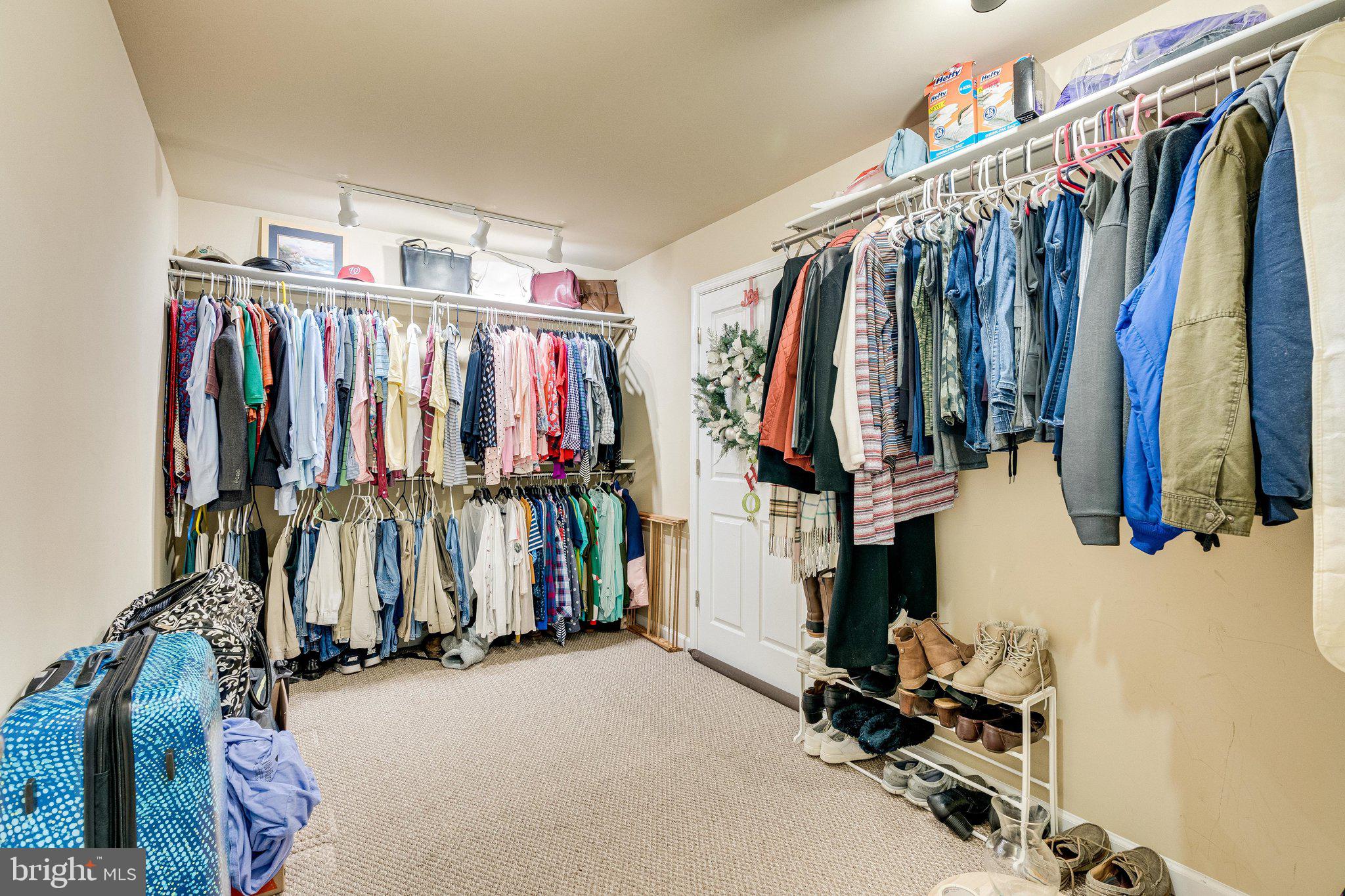 17182 Clarksridge Road Leesburg, VA 20176 - Photo 29 of 38 walk- in closet