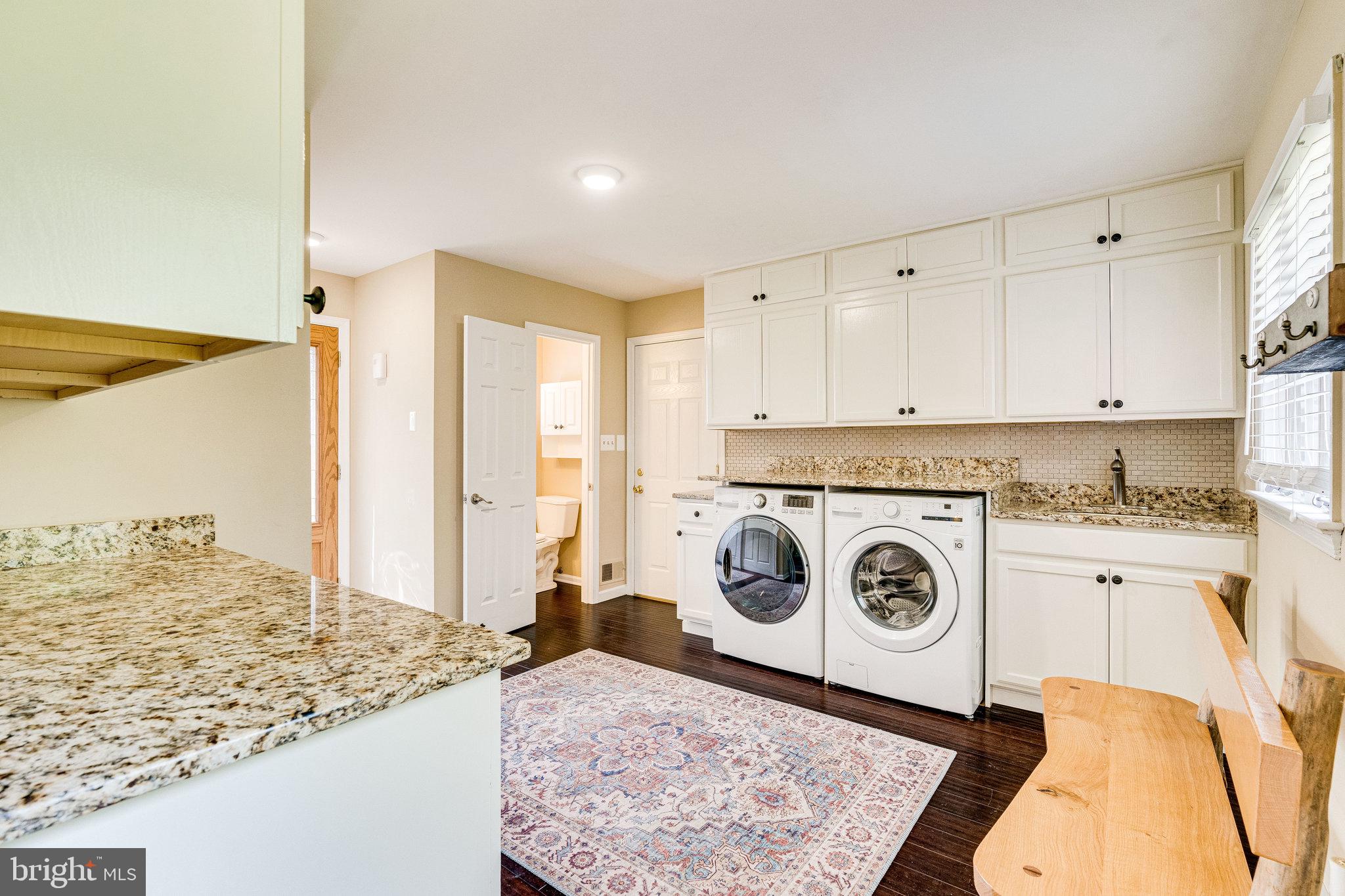 17182 Clarksridge Road Leesburg, VA 20176 - Photo 7 of 38 Beautiful laundry room with half bath