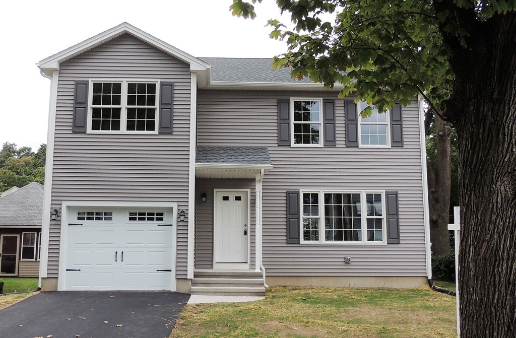 54 Palmyra Street Springfield, MA 01118 - Photo 1 of 22