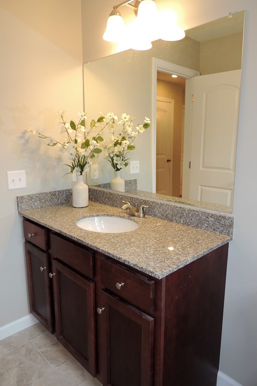 54 Palmyra Street Springfield, MA 01118 - Photo 11 of 22
