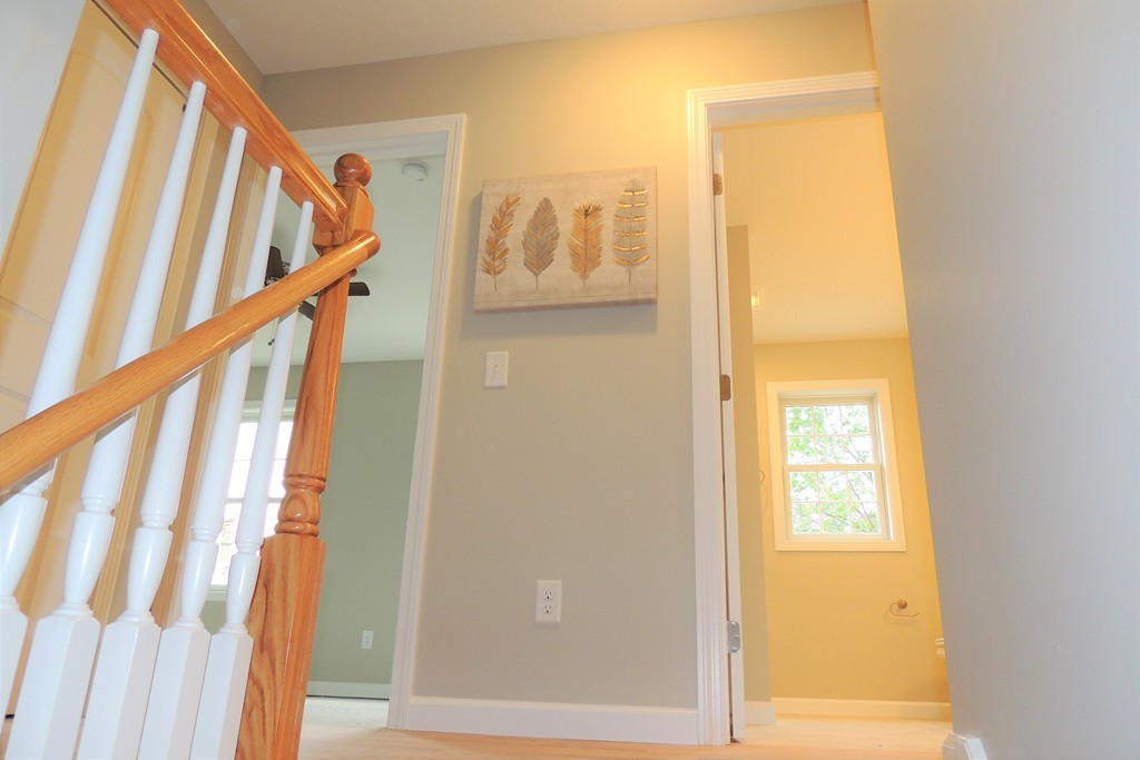 54 Palmyra Street Springfield, MA 01118 - Photo 13 of 22