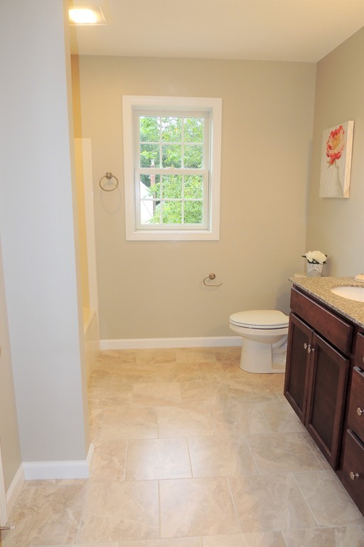 54 Palmyra Street Springfield, MA 01118 - Photo 16 of 22