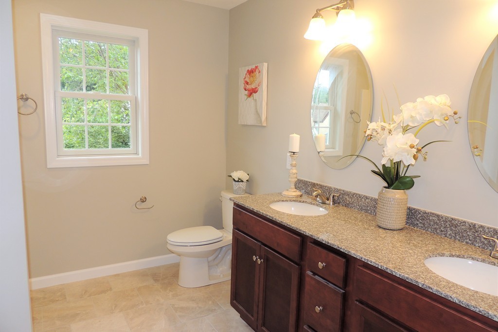 54 Palmyra Street Springfield, MA 01118 - Photo 17 of 22