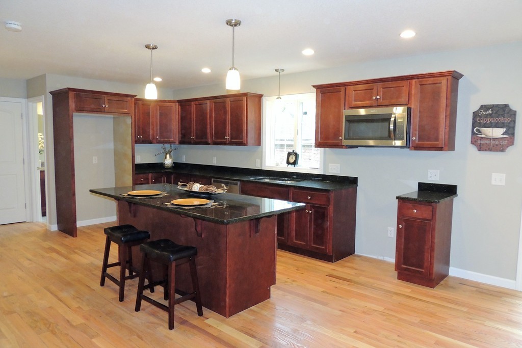 54 Palmyra Street Springfield, MA 01118 - Photo 6 of 22