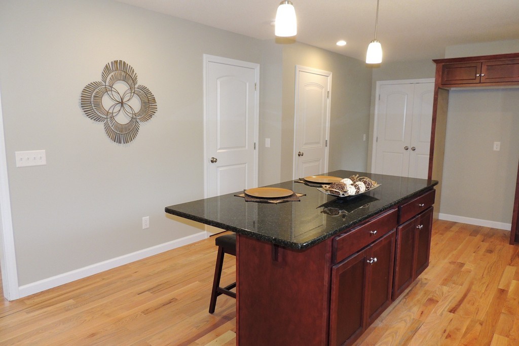 54 Palmyra Street Springfield, MA 01118 - Photo 7 of 22