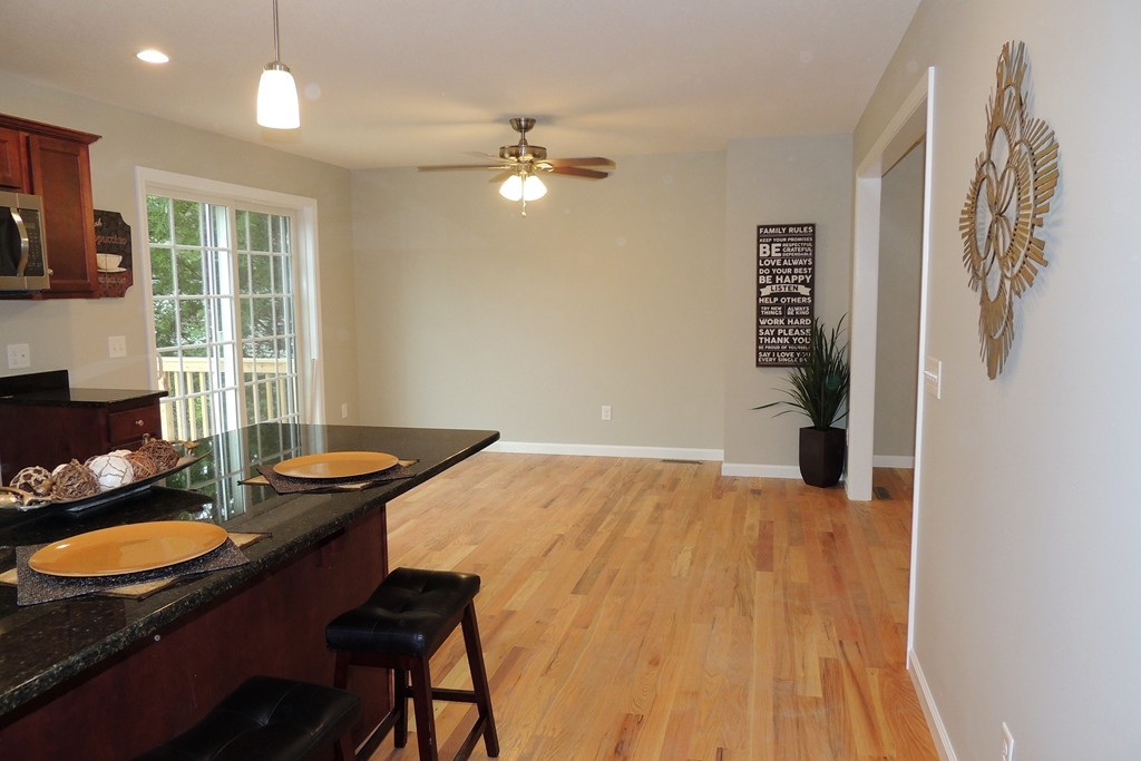 54 Palmyra Street Springfield, MA 01118 - Photo 9 of 22