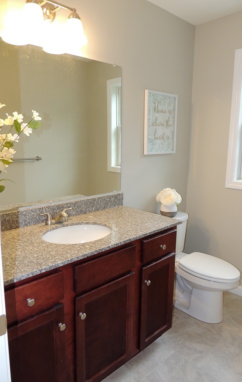 54 Palmyra Street Springfield, MA 01118 - Photo 10 of 22