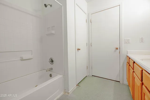 $2,200 | 1238 East Fremont Road, Phoenix, AZ 85042