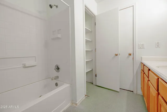 $2,200 | 1238 East Fremont Road, Phoenix, AZ 85042