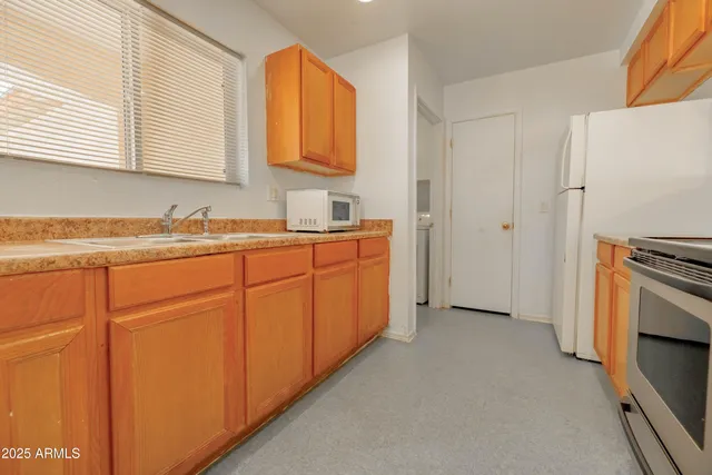 $2,200 | 1238 East Fremont Road, Phoenix, AZ 85042