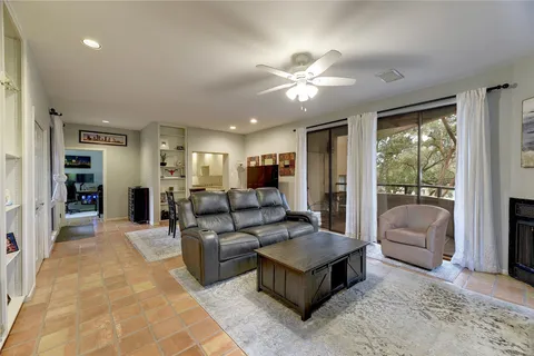 $4,950 | 1735 Spyglass Drive, Unit 117, Austin, TX 78746