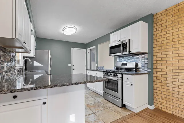 $400,000 | 1400 Texas Avenue South, St. Louis Park, MN 55426