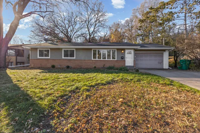 $400,000 | 1400 Texas Avenue South, St. Louis Park, MN 55426