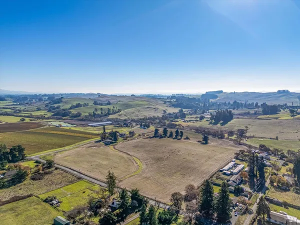 $2,150,000 | 6000 Petersen Road, Sebastopol, CA 95472