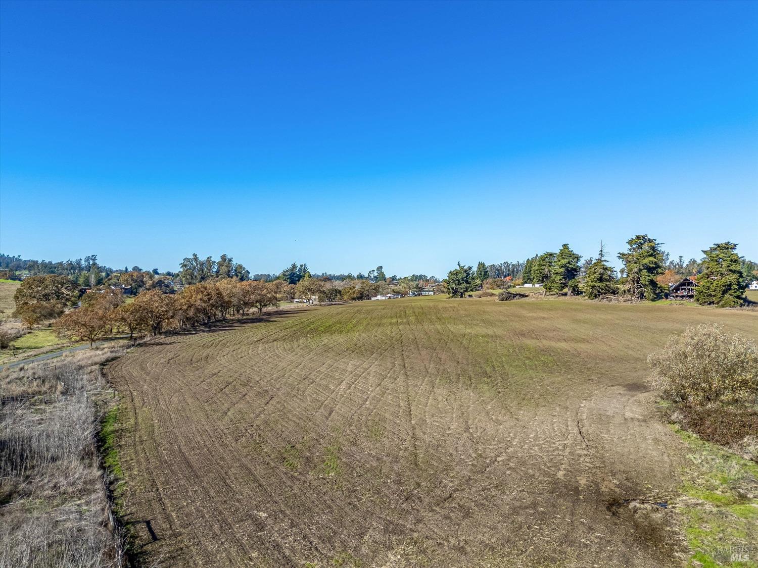 6000 Petersen Road Sebastopol, CA 95472 - Photo 22 of 25 a view of an ocean with beach