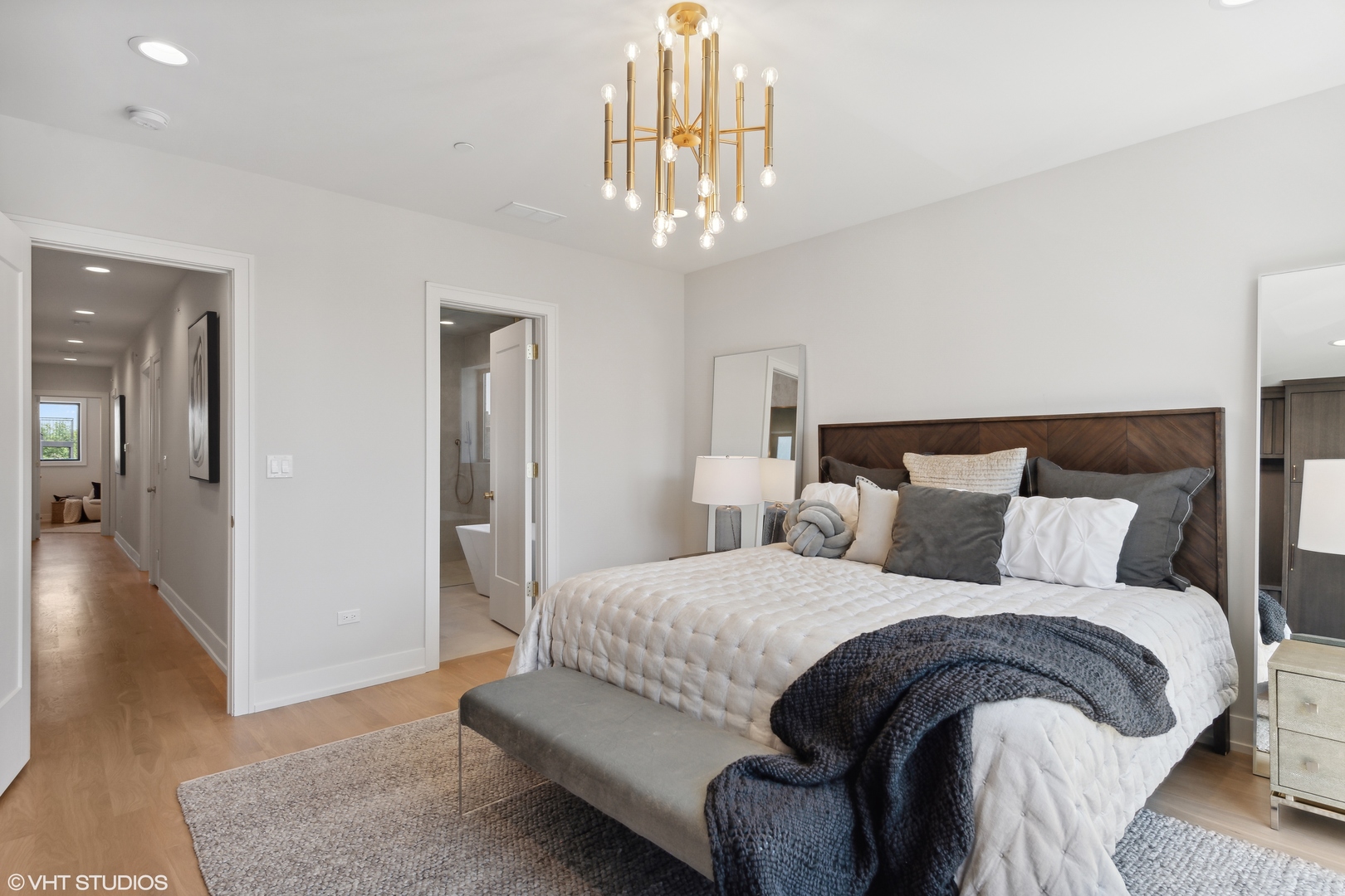 450 North Racine Avenue, Unit 2 Chicago, IL 60642 - Photo 11 of 17