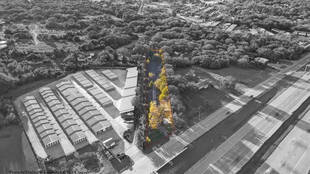 936 Southeast Parkway Azle, TX 76020 - Photo 5 of 14 a view of balcony with furniture